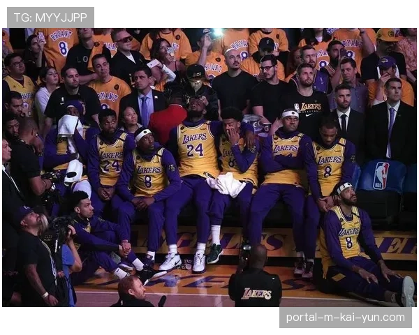 开拓者主场击败湖人 夏普25分引领球队外线火力全开