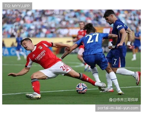 利兹联阵型紧凑度不足 防守落位迟缓给对手留下空当